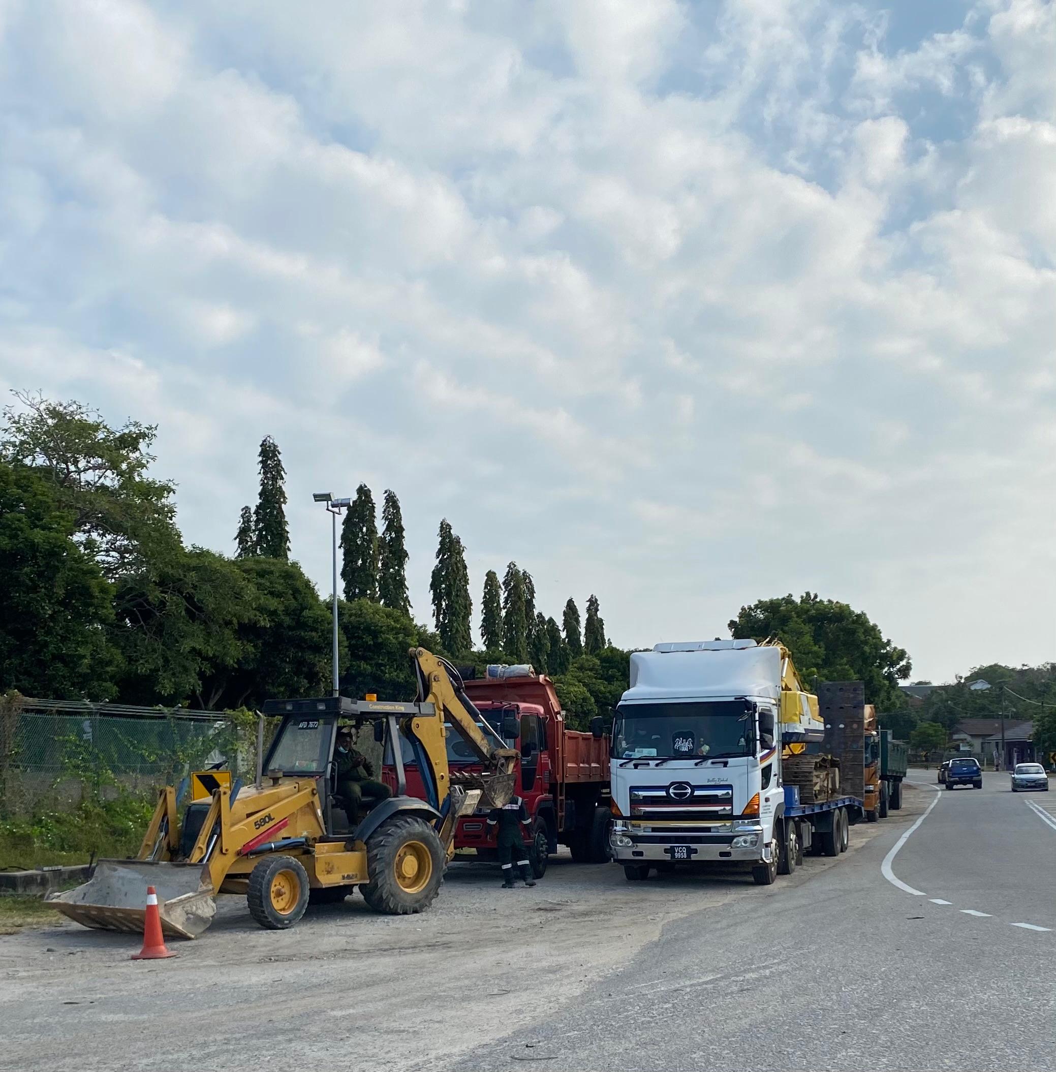Job BRM SCR2 Supply Excavator Breaker, Dumping Truck 10 Wheel, Backhoe Loader to MRCSB, Melaka